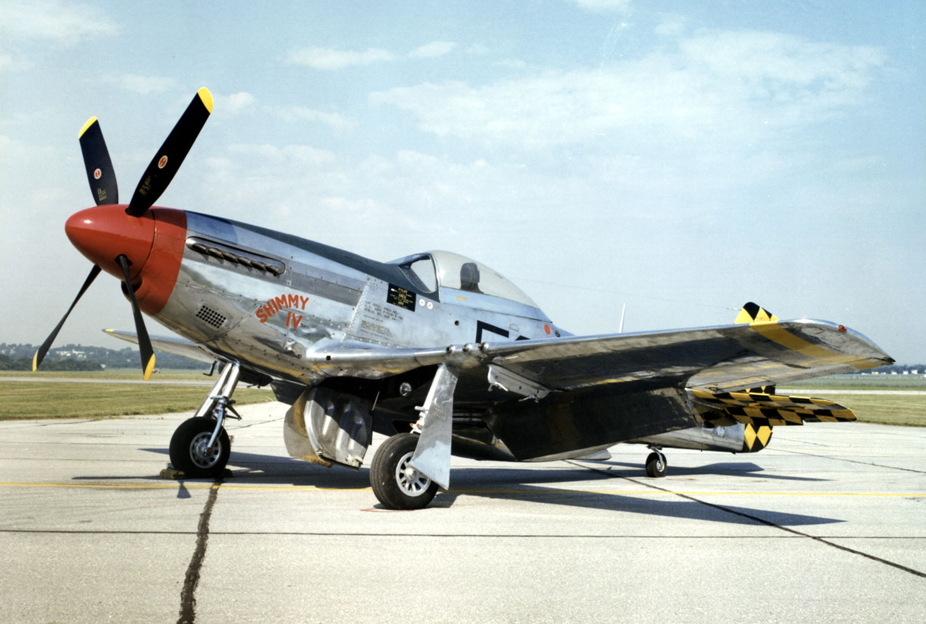 マンテル大尉事件のF-51Dと同型にあたるP-51Dマスタング戦闘機